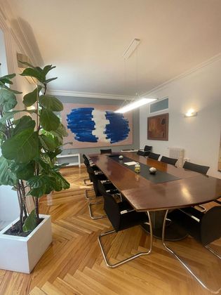Foto 1 de Oficina en alquiler en calle De Alcalá de 340 m²