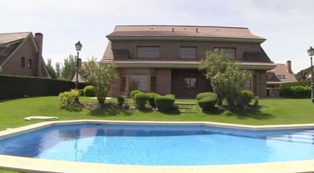 Foto 2 de Chalet en alquiler en La Moraleja distrito de 5 habitaciones con piscina y garaje