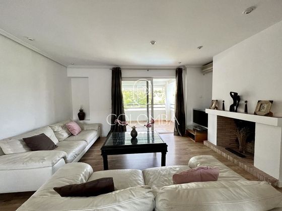 Foto 2 de Pis en lloguer a Piovera - Conde Orgaz de 3 habitacions amb terrassa i mobles