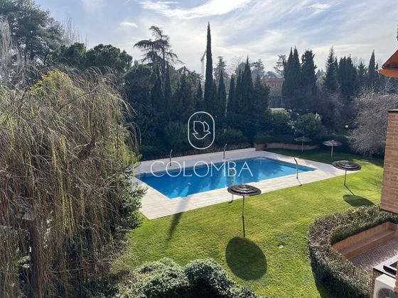 Foto 1 de Pis en venda a Piovera - Conde Orgaz de 5 habitacions amb terrassa i piscina