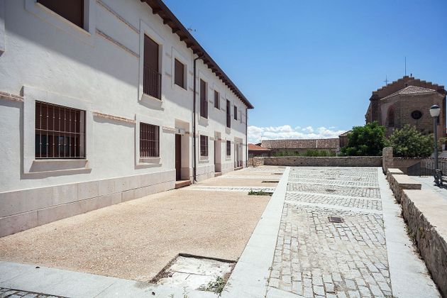 Foto 1 de Casa adosada en venta en Torrelaguna de 3 habitaciones con terraza y garaje