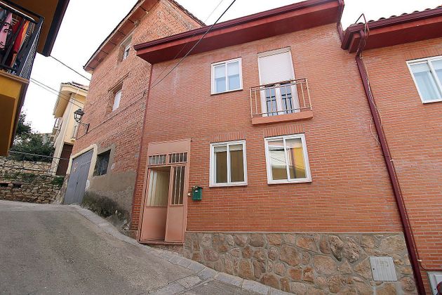 Foto 1 de Casa en venda a Torrelaguna de 3 habitacions amb garatge i balcó