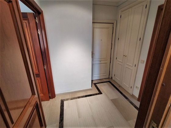 Foto 2 de Piso en alquiler en calle De Henri Dunant de 1 habitación con garaje y aire acondicionado