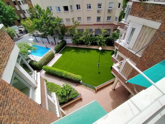 Foto 1 de Àtic en lloguer a calle Antonio Rodríguez Villa de 2 habitacions amb terrassa i piscina