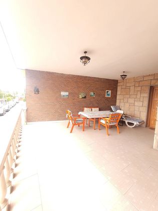 Foto 2 de Casa adossada en venda a Gorronal-P29 de 8 habitacions amb terrassa i garatge