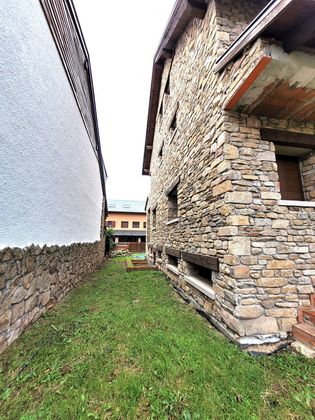 Foto 2 de Casa en venda a calle Enebro de 4 habitacions amb terrassa i garatge