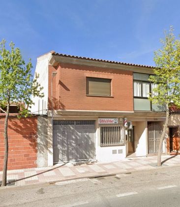 Foto 1 de Casa adossada en venda a calle Juan Zúñiga de 3 habitacions amb terrassa i calefacció