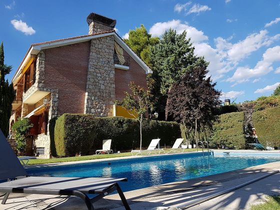 Foto 1 de Xalet en venda a Becerril de la Sierra de 8 habitacions amb terrassa i piscina