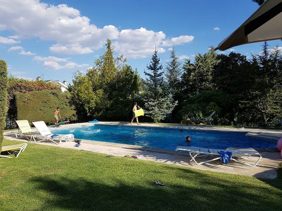Foto 2 de Chalet en venta en Becerril de la Sierra de 8 habitaciones con terraza y piscina