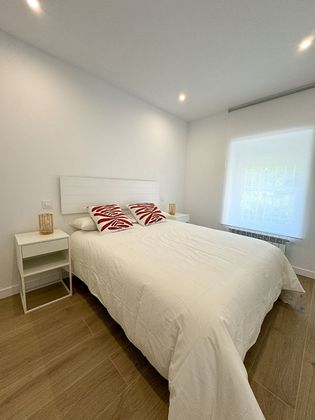 Foto 1 de Alquiler de piso en Castilla de 2 habitaciones con muebles y aire acondicionado