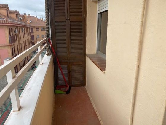 Foto 2 de Pis en venda a calle Bilbao de 2 habitacions amb terrassa i garatge