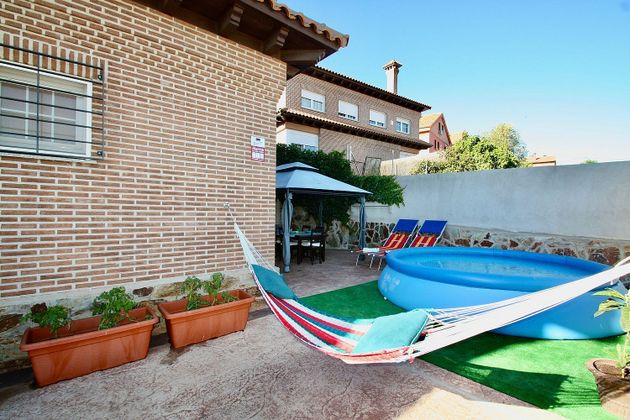 Foto 2 de Venta de casa en Pedrezuela de 3 habitaciones con terraza y piscina
