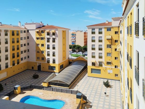 Foto 1 de Venta de piso en Villajoyosa ciudad de 3 habitaciones con piscina y balcón