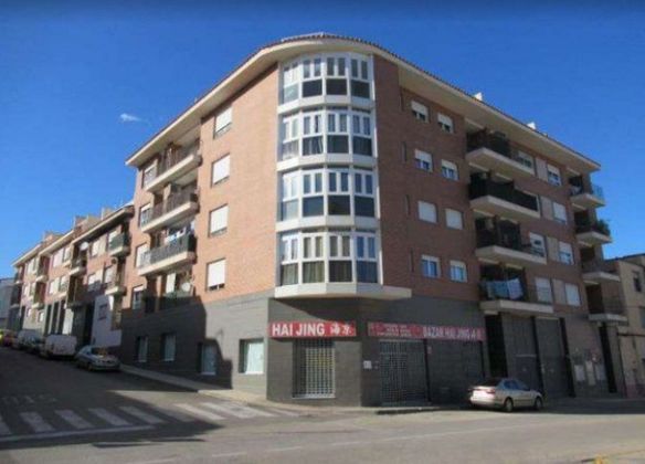 Foto 1 de Edifici en venda a avenida Valencia de 2119 m²