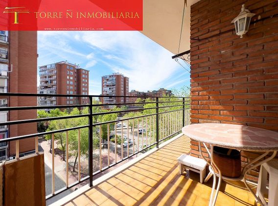 Foto 2 de Pis en venda a Portazgo de 4 habitacions amb terrassa i calefacció