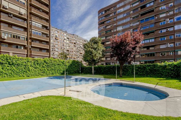 Foto 1 de Pis en lloguer a Bernabéu - Hispanoamérica de 4 habitacions amb terrassa i piscina