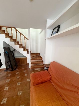 Foto 2 de Dúplex en lloguer a Cuatro Caminos de 2 habitacions amb mobles i calefacció