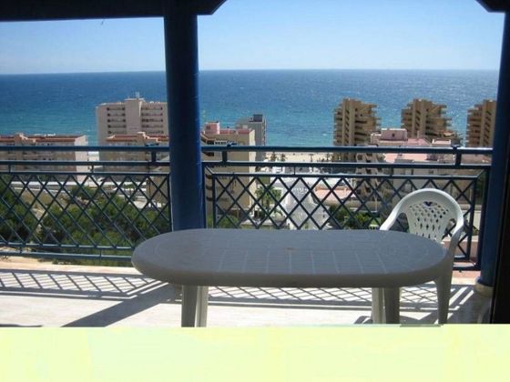 Foto 1 de Pis en lloguer a Los Arenales del Sol de 2 habitacions amb terrassa i piscina
