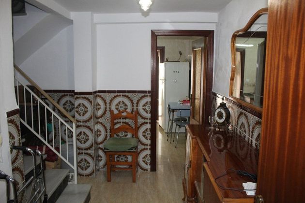 Foto 2 de Casa adosada en venta en Aguilar de la Frontera de 4 habitaciones con terraza y ascensor