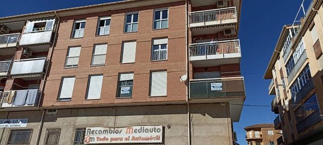 Foto 2 de Pis en venda a Guadix de 4 habitacions amb terrassa i balcó