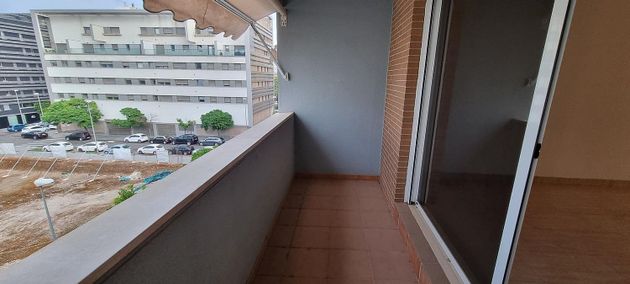 Foto 2 de Pis en venda a calle Cecilio Valverde Mazuelas de 3 habitacions amb terrassa i aire acondicionat