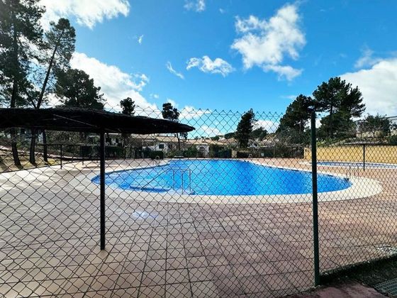 Foto 2 de Xalet en venda a avenida Del Brezo de 4 habitacions amb terrassa i piscina