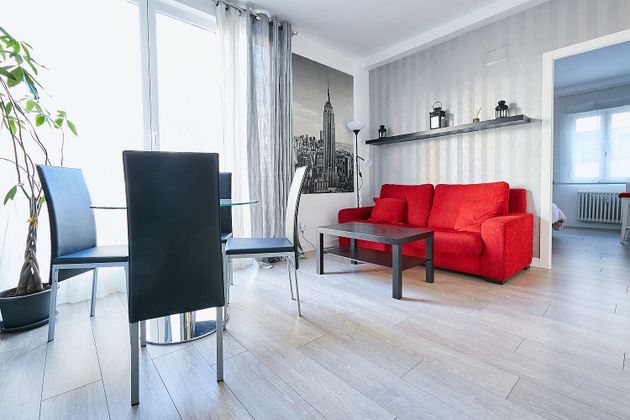 Foto 1 de Alquiler de piso en Bernabéu - Hispanoamérica de 1 habitación con muebles y aire acondicionado