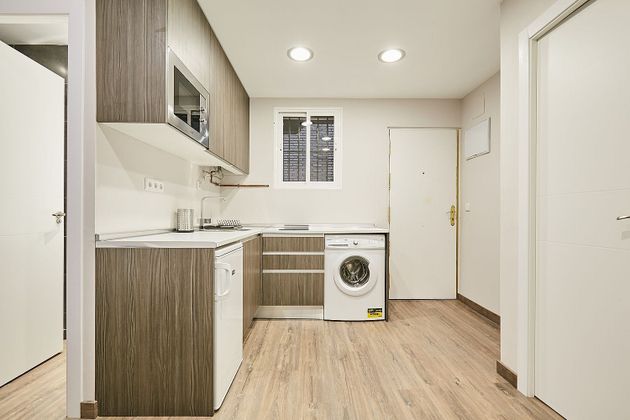 Foto 2 de Alquiler de piso en Embajadores - Lavapiés de 1 habitación con muebles y aire acondicionado