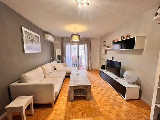 Foto 1 de Alquiler de piso en Acacias de 3 habitaciones con terraza y muebles