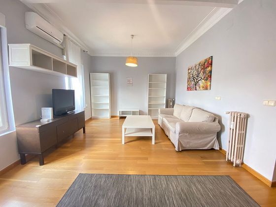 Foto 1 de Alquiler de piso en Argüelles de 3 habitaciones con muebles y aire acondicionado