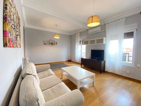 Foto 2 de Alquiler de piso en Argüelles de 3 habitaciones con muebles y aire acondicionado