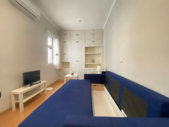 Foto 2 de Piso en alquiler en Delicias de 1 habitación con terraza y muebles