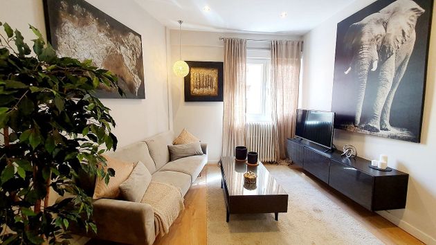 Foto 1 de Piso en alquiler en Universidad - Malasaña de 2 habitaciones con muebles y aire acondicionado