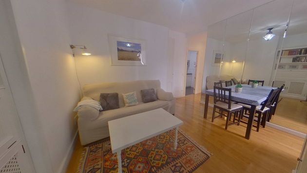 Foto 1 de Piso en alquiler en Pacífico de 2 habitaciones con muebles y aire acondicionado
