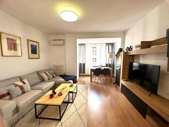 Foto 2 de Piso en alquiler en Nueva España de 2 habitaciones con muebles y aire acondicionado