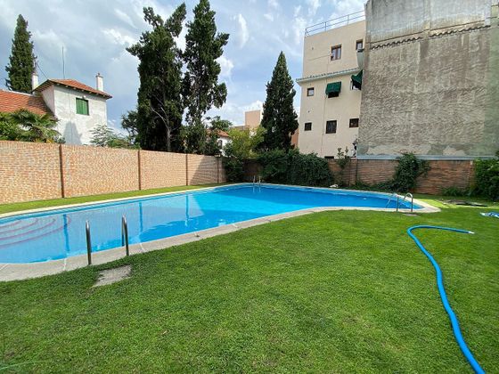 Foto 1 de Piso en alquiler en Nueva España de 1 habitación con piscina y jardín
