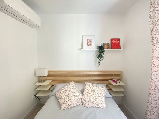 Foto 2 de Piso en alquiler en Sol de 1 habitación con muebles y aire acondicionado