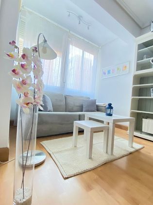Foto 2 de Alquiler de piso en Arapiles de 1 habitación con muebles y aire acondicionado