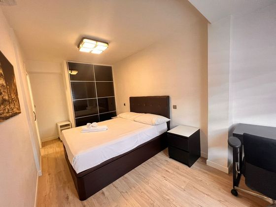 Foto 2 de Pis en lloguer a Opañel de 2 habitacions amb mobles i aire acondicionat
