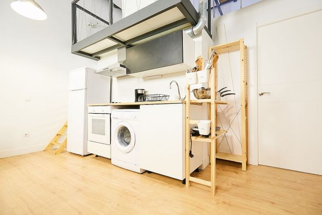 Foto 2 de Alquiler de dúplex en Embajadores - Lavapiés de 1 habitación con muebles y calefacción