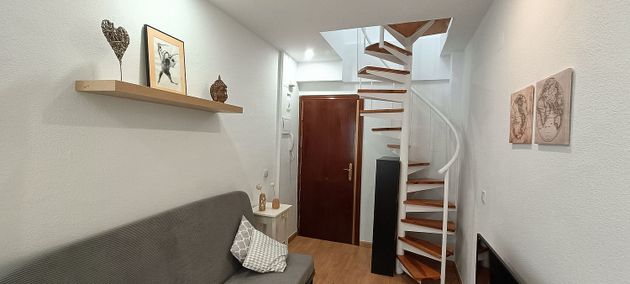 Foto 1 de Alquiler de piso en Vallehermoso de 1 habitación con muebles y aire acondicionado