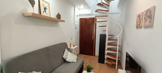 Foto 2 de Alquiler de piso en Vallehermoso de 1 habitación con muebles y aire acondicionado