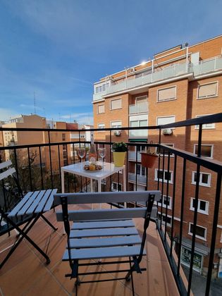 Foto 2 de Piso en alquiler en calle Del Fósforo de 3 habitaciones con terraza y muebles