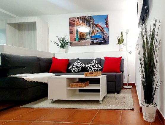 Foto 1 de Estudi en lloguer a calle De Manzanares amb mobles i aire acondicionat