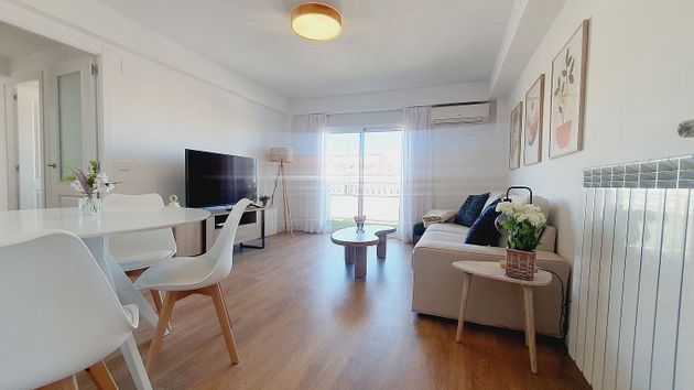 Foto 1 de Alquiler de piso en Marroquina de 3 habitaciones con terraza y muebles