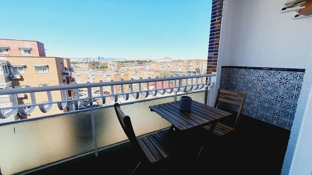 Foto 2 de Pis en lloguer a Marroquina de 3 habitacions amb terrassa i mobles