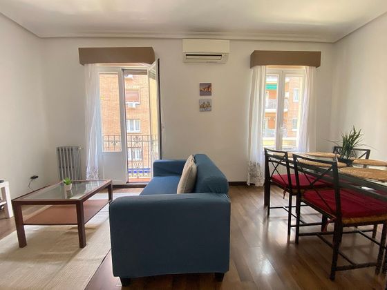 Foto 1 de Piso en alquiler en Castellana de 3 habitaciones con muebles y balcón