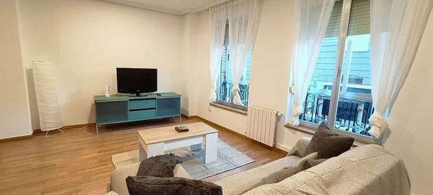 Foto 2 de Alquiler de piso en Palos de Moguer de 2 habitaciones con terraza y muebles