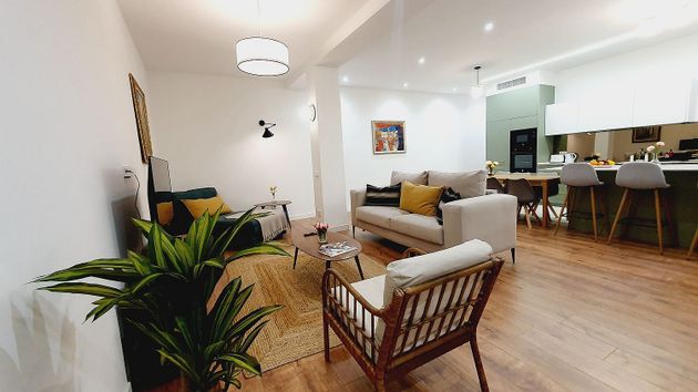 Foto 1 de Alquiler de piso en Cortes - Huertas de 3 habitaciones con muebles y aire acondicionado