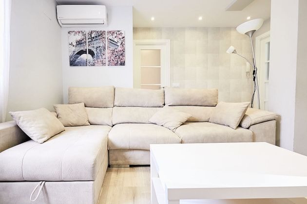 Foto 2 de Alquiler de piso en calle De Tabernillas de 3 habitaciones con muebles y aire acondicionado